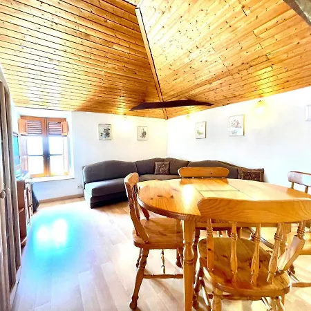 Apartamento De 2 Dormitorios En Finca, Con Terraza Y Barbacoa En Valle San Lorenzo *