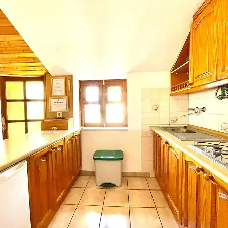 Apartamento De 2 Dormitorios En Finca, Con Terraza Y Barbacoa En Valle San Lorenzo Casa de Campo *