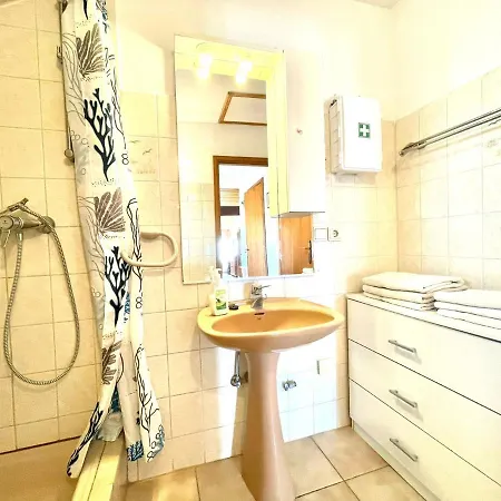Apartamento De 2 Dormitorios En Finca, Con Terraza Y Barbacoa En Valle San Lorenzo Casa de Campo *